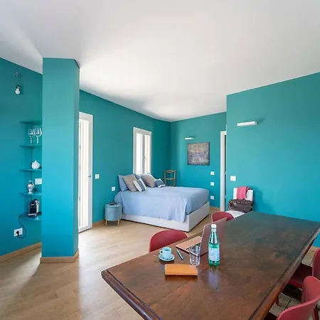 Urban With Private Terrace Apartment *